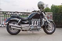 MOTO_TRIUMPH-ROCKET-3